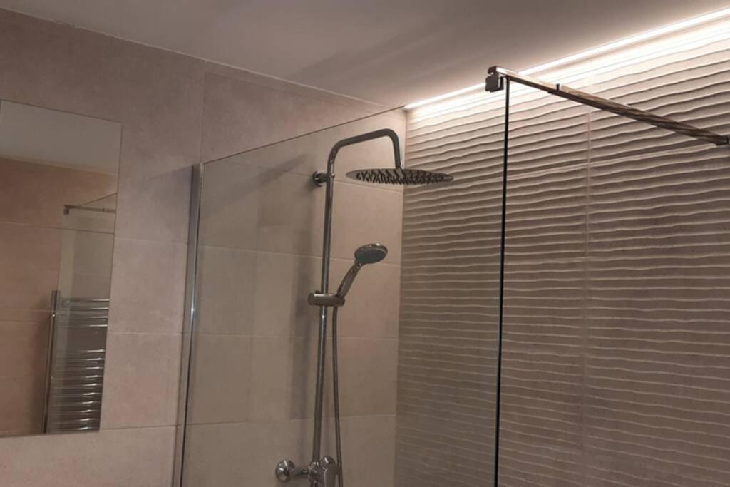 Apartamentos Milan 2 Овиедо Екстериор снимка