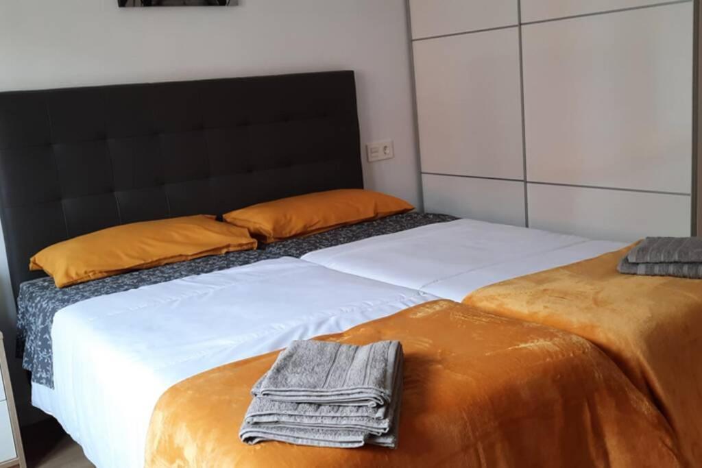 Apartamentos Milan 2 Овиедо Екстериор снимка