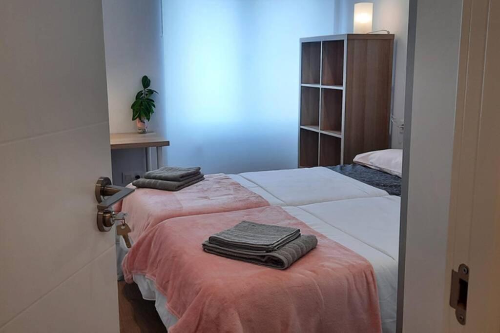 Apartamentos Milan 2 Овиедо Екстериор снимка