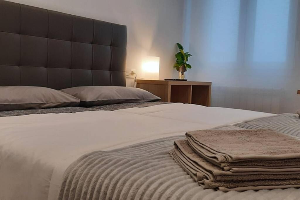 Apartamentos Milan 2 Овиедо Екстериор снимка