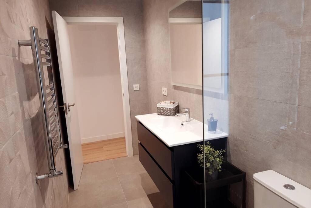 Apartamentos Milan 2 Овиедо Екстериор снимка