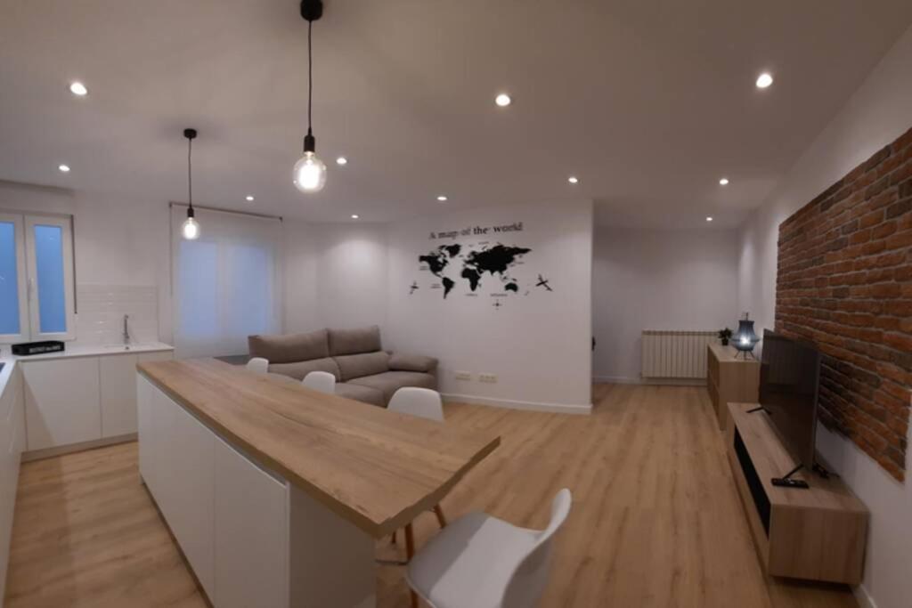 Apartamentos Milan 2 Овиедо Екстериор снимка