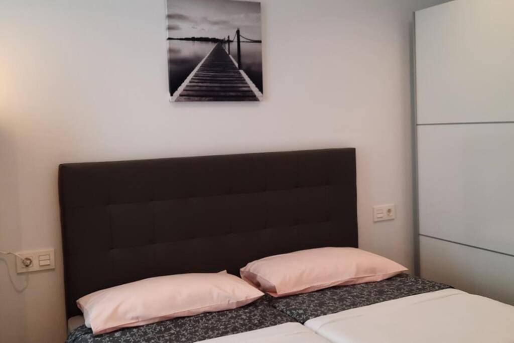 Apartamentos Milan 2 Овиедо Екстериор снимка